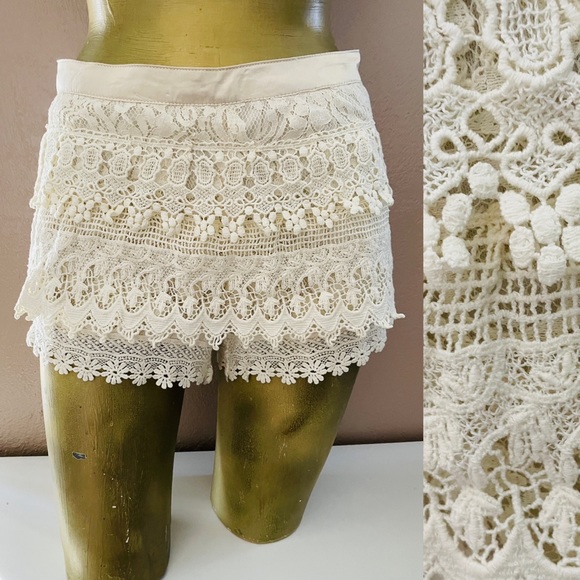 STELLA White Label Ivory FLORAL Tiered LACE SHORTS S - Picture 11 of 12
